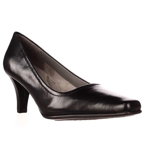 Aerosoles shoes are designed for women who do it all. . Aerosoles shoes